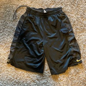 Nike elite men’s shorts. Xl. Great condition
